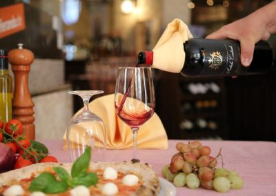 Genüsslicher Wein in Ihrem Restaurant Antica Osteria in München